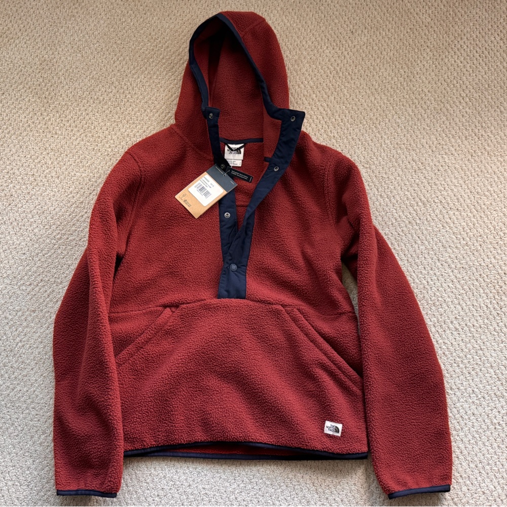 The North Face Men's Burgundy Fleece Pullover